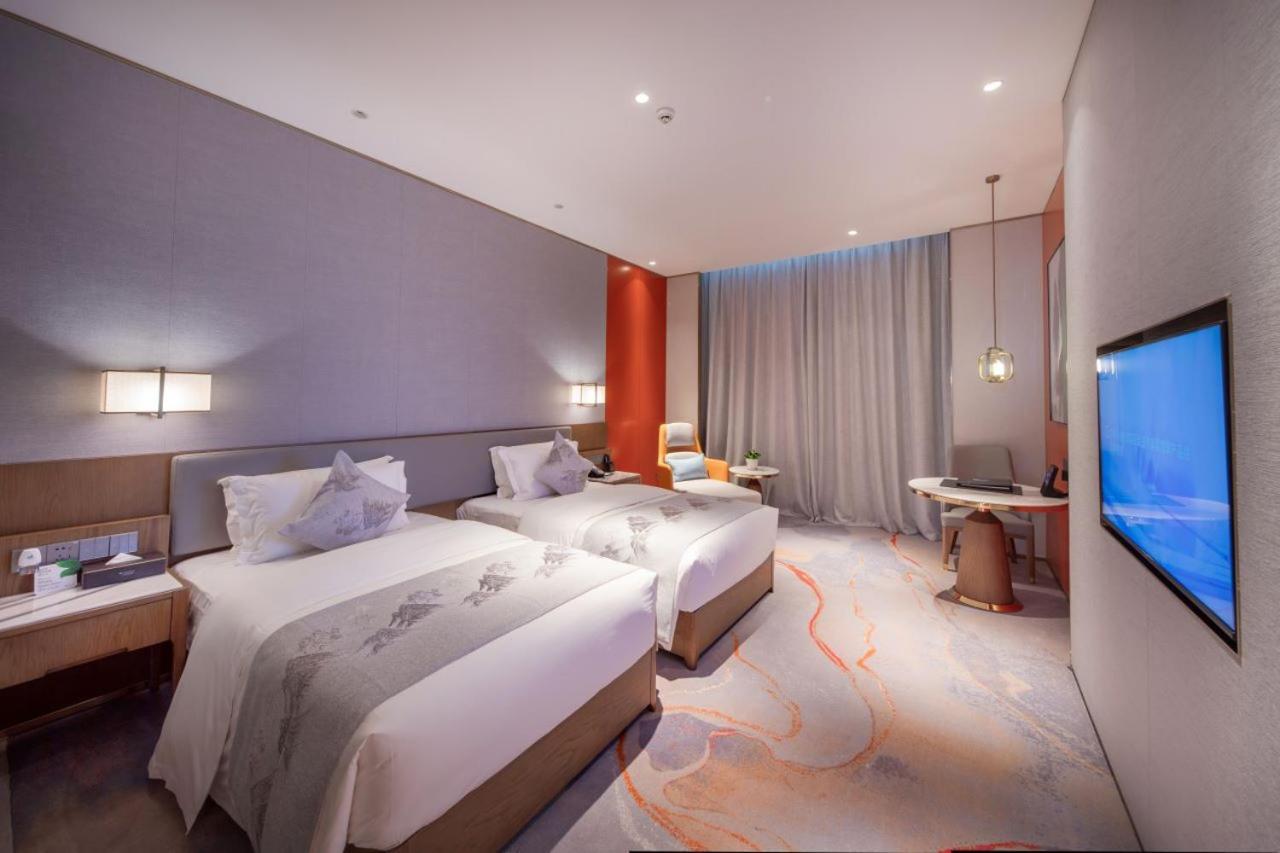Отель Wyndham Shiyan Downtown Экстерьер фото