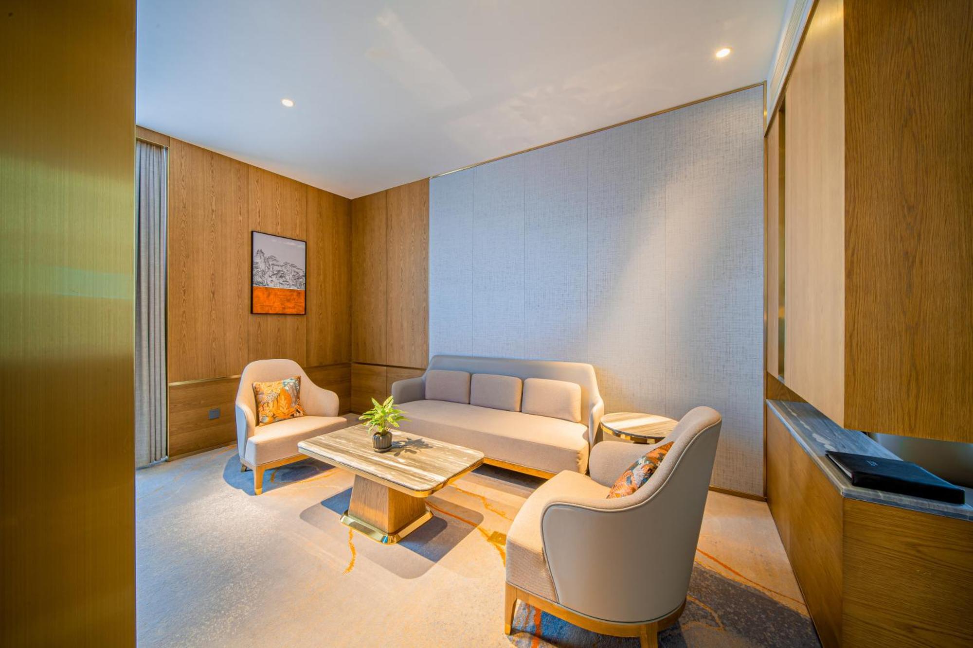 Отель Wyndham Shiyan Downtown Экстерьер фото